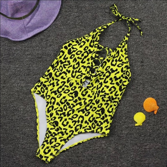 Women’s Swimsuit | Sexy One Piece💛🖤 - Picture 2 of 3